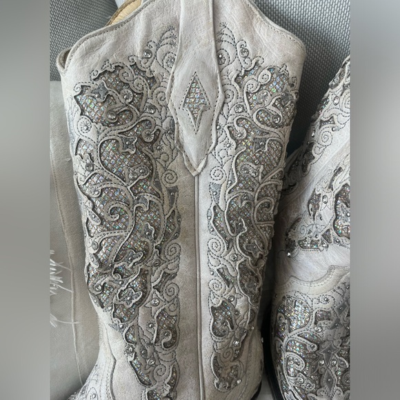Corral women’s wedding boots - Picture 2 of 4